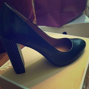 Gently used Halston Pumps